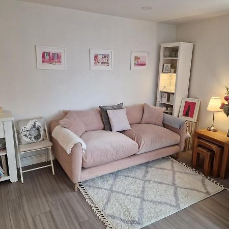 Luxury Modern Apt With Parking On Leigh Broadway公寓 外观 照片