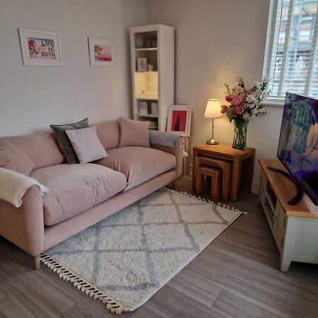 Luxury Modern Apt With Parking On Leigh Broadway公寓 外观 照片