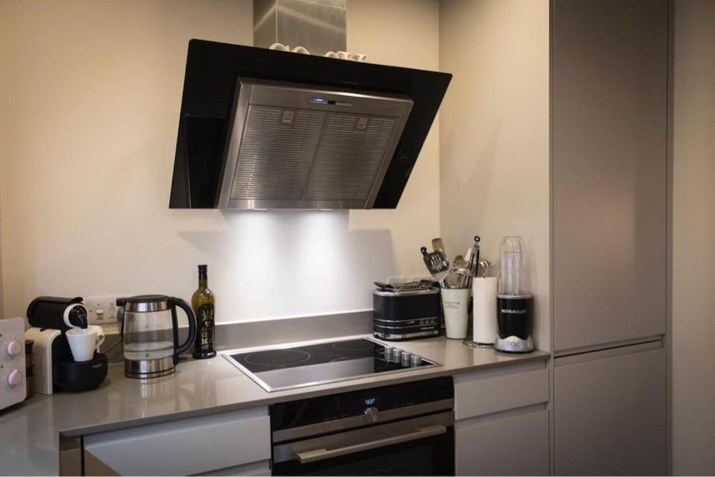 Luxury Modern Apt With Parking On Leigh Broadway公寓 外观 照片
