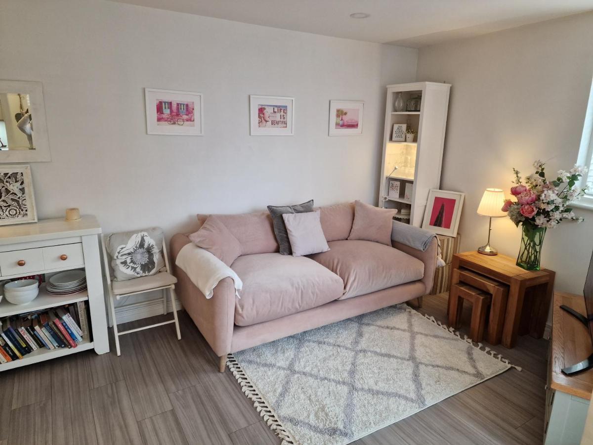 Luxury Modern Apt With Parking On Leigh Broadway公寓 外观 照片